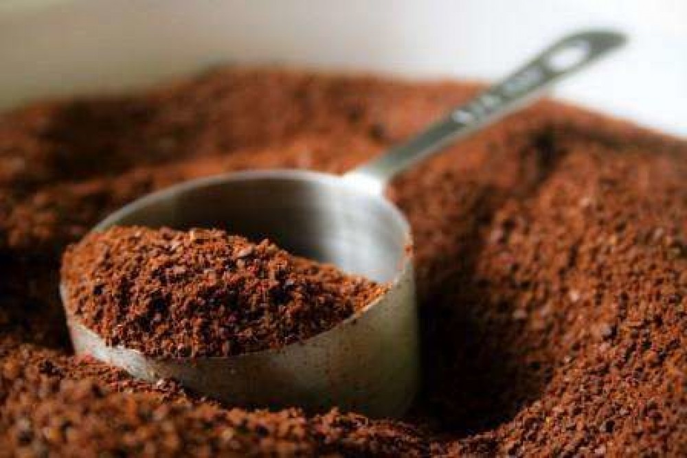 Pune zaț de cafea la duș: Doar gospodinele cu experiență cunosc acest truc